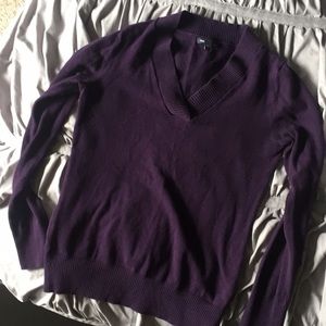 2/$5 Gap v-neck sweater